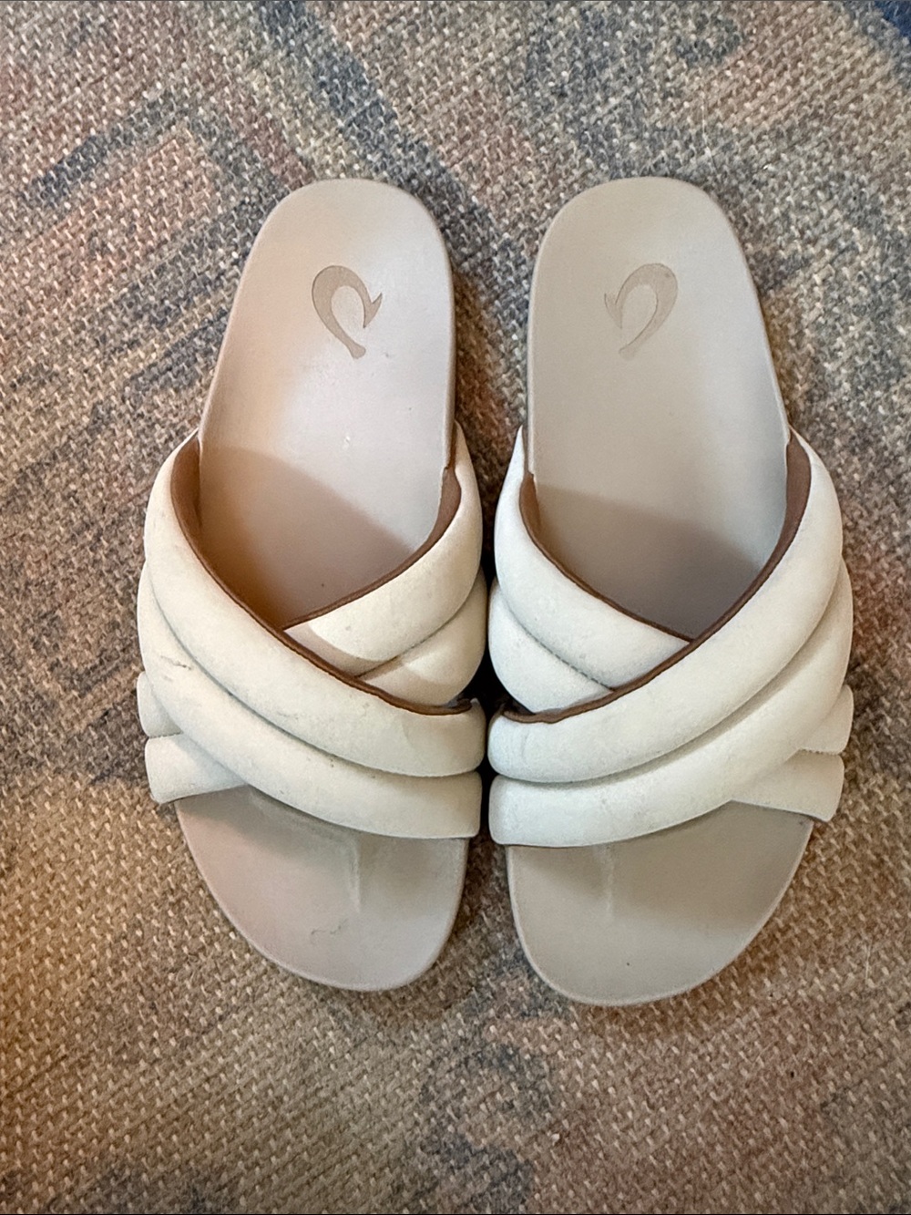 Olukai Women's Cream Slide Sandals with Padded Crisscross Straps size 7
